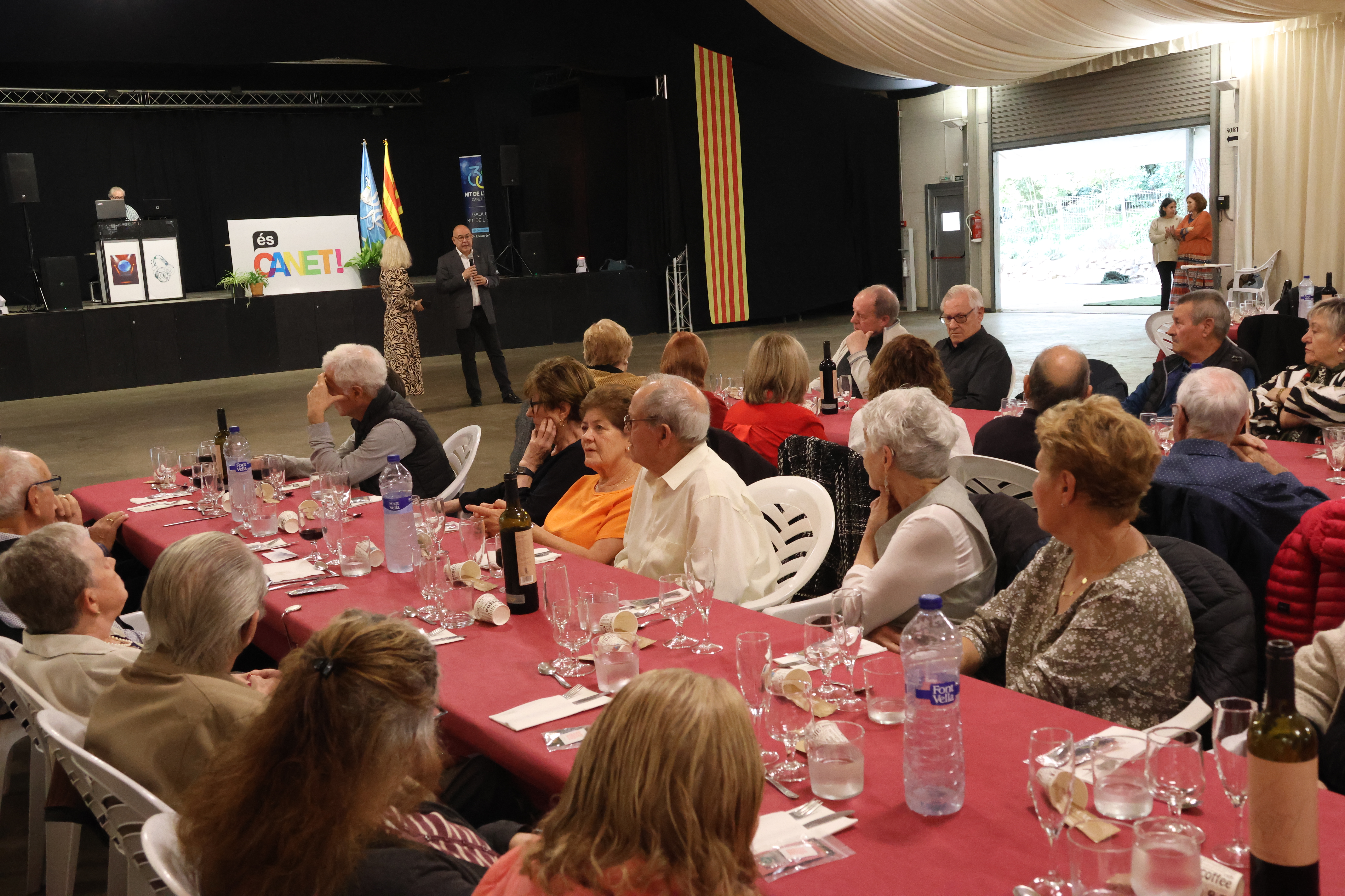 1r Dinar Gent Gran | 14 de novembre de 2025 - Foto 98653391