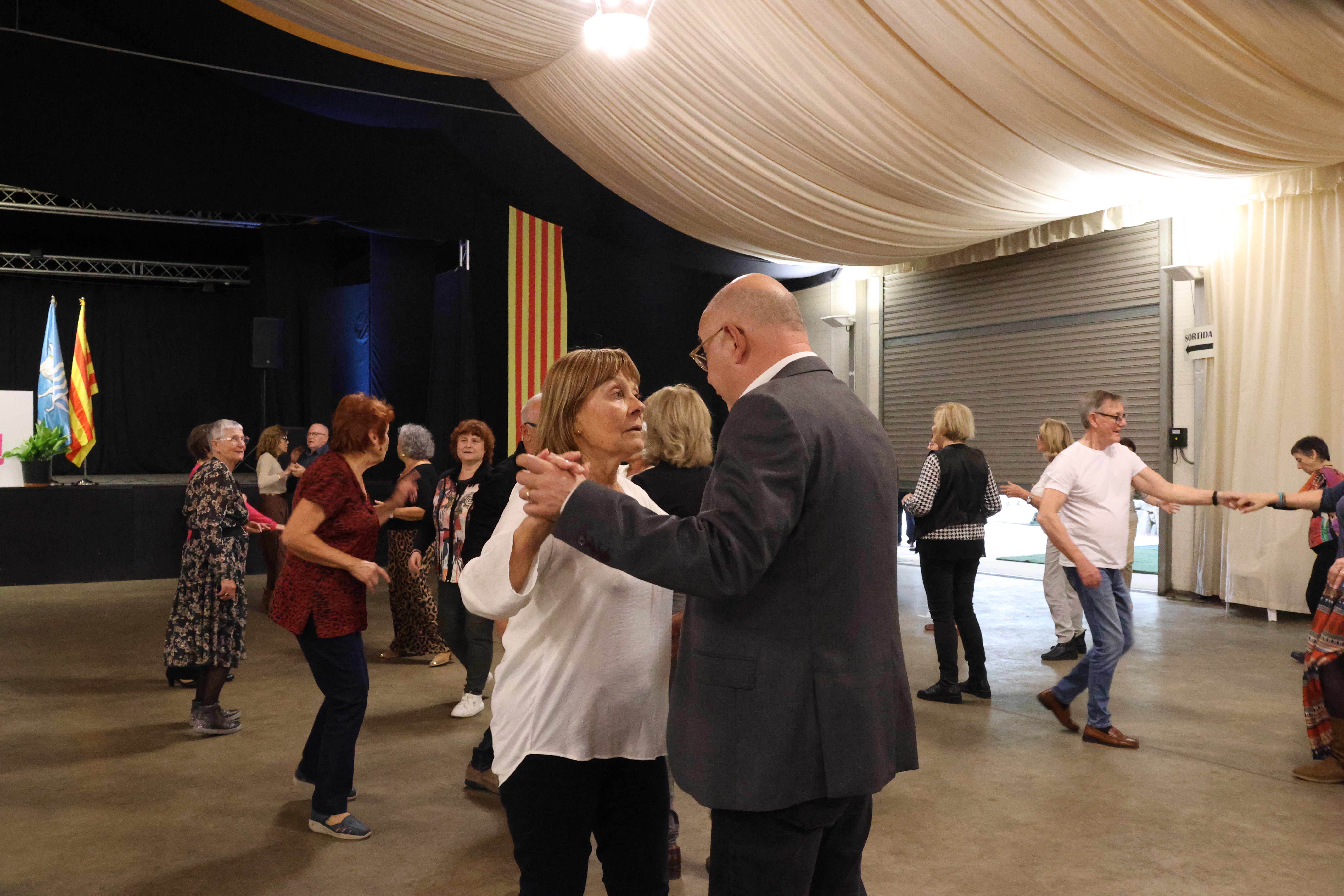 1r Dinar Gent Gran | 14 de novembre de 2025 - Foto 97011743