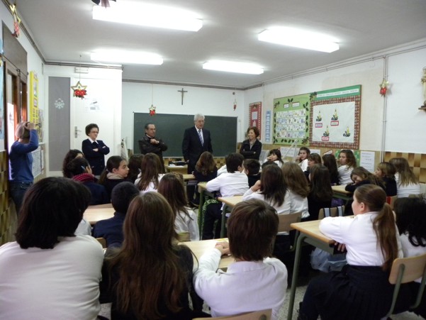 Visita institucional a l'escola Santa Rosa de Lima - Nadal 2009