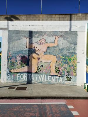 Mural Dona i valenta refet