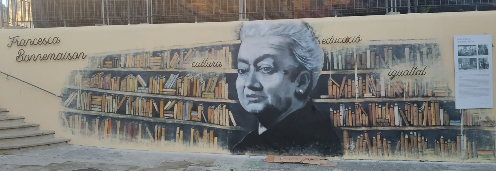 Canet amb ulls de dona - desembre 2021 - mural FB
