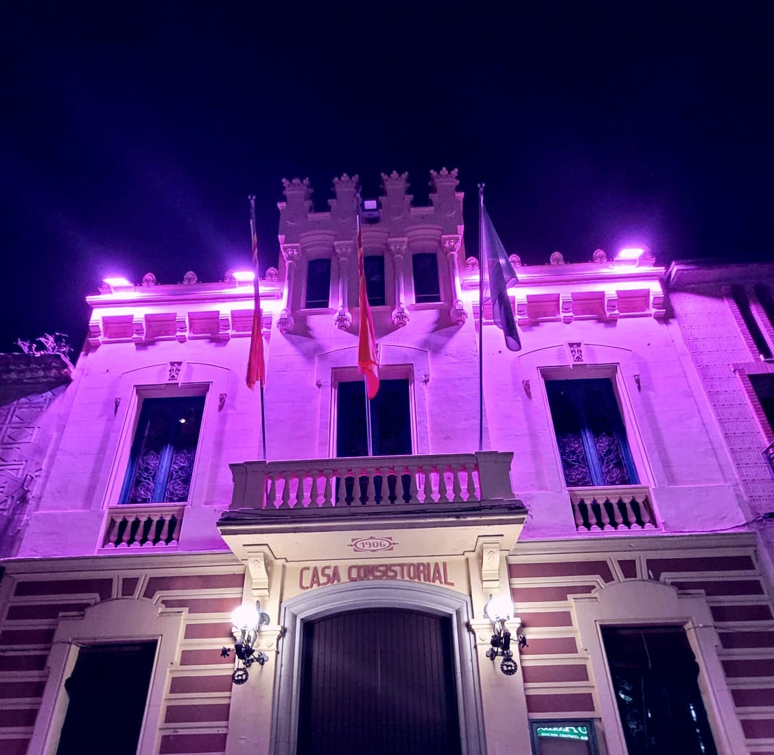 8M - balc� ajuntament