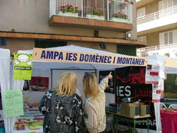 Mostra d'entitats AMPA IES Dom&egrave;nech i Montaner 2005