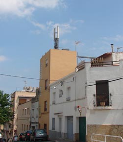 Antena de telefonia m&ograve;bil del carrer Sant Marc