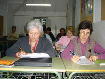 Alumnes de l'Escola d'Adults al 2006