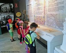 Visita nens Tur&oacute; del Drac a la Casa museu - maig 2015