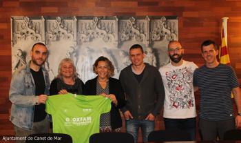 Cagant llets Canet de Mar - cursa Oxfam Trailwalker 2016