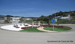 Obres jardineria rotonda sortida autopista - abril 2016