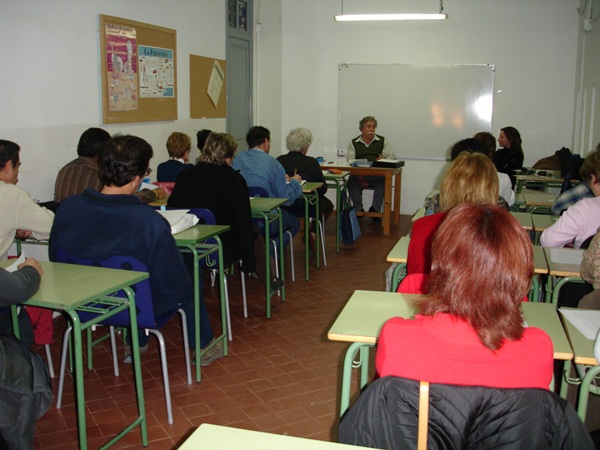 Escola Adults