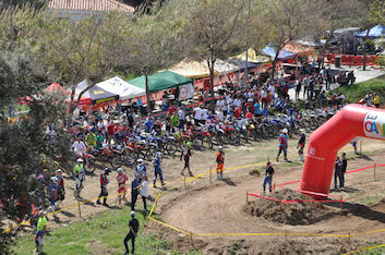 Cursa motos resistència - foto cedida