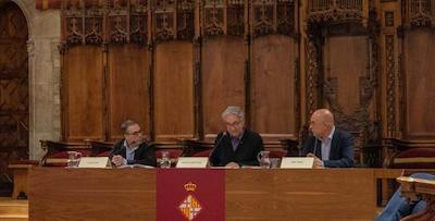 sal&oacute; de cent ajuntament de barcelona - cedida